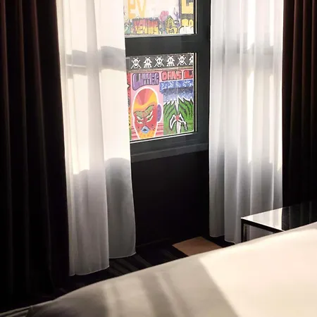 Mama Shelter East Hotel 2*