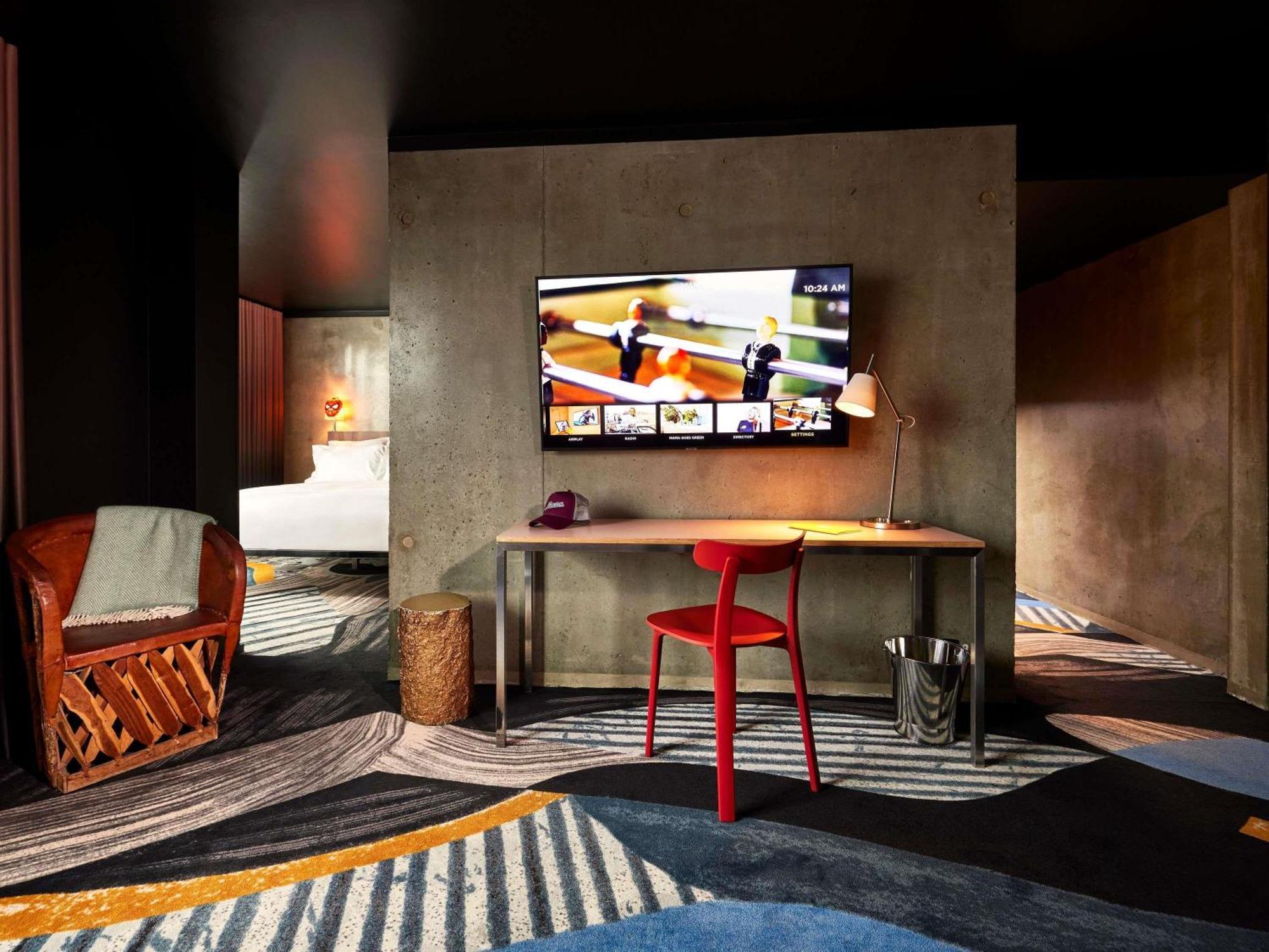 Hotel Mama Shelter East Paris